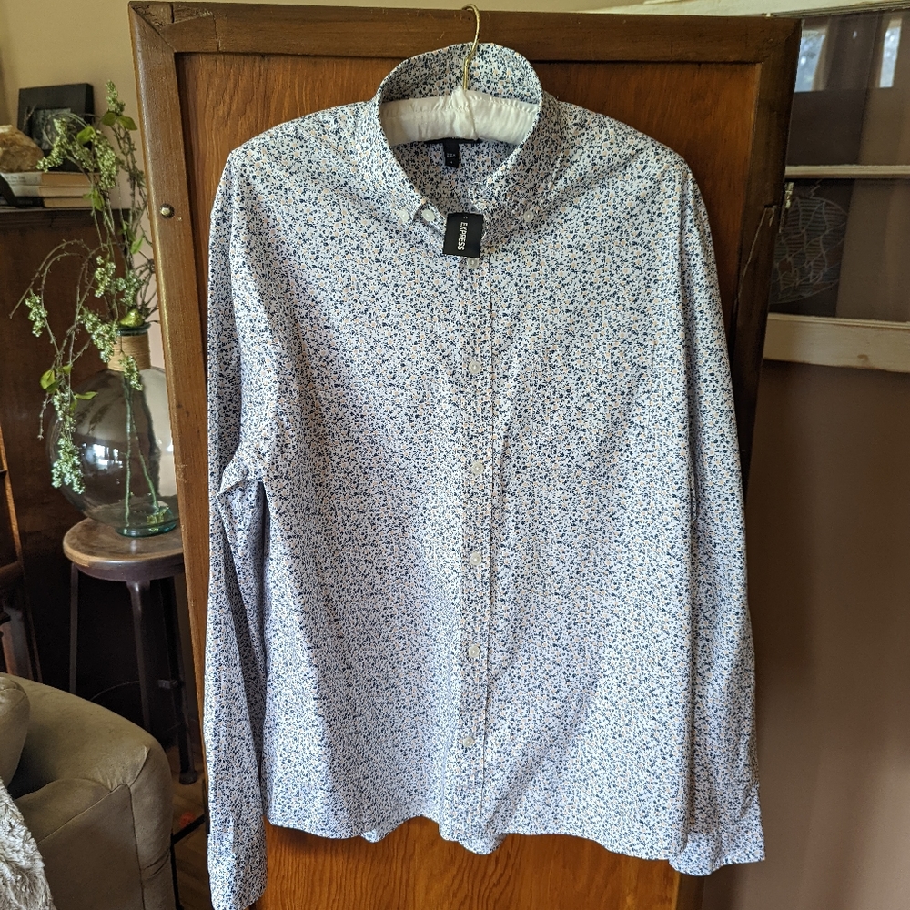 NWT Men's Express Shirt. Medium.